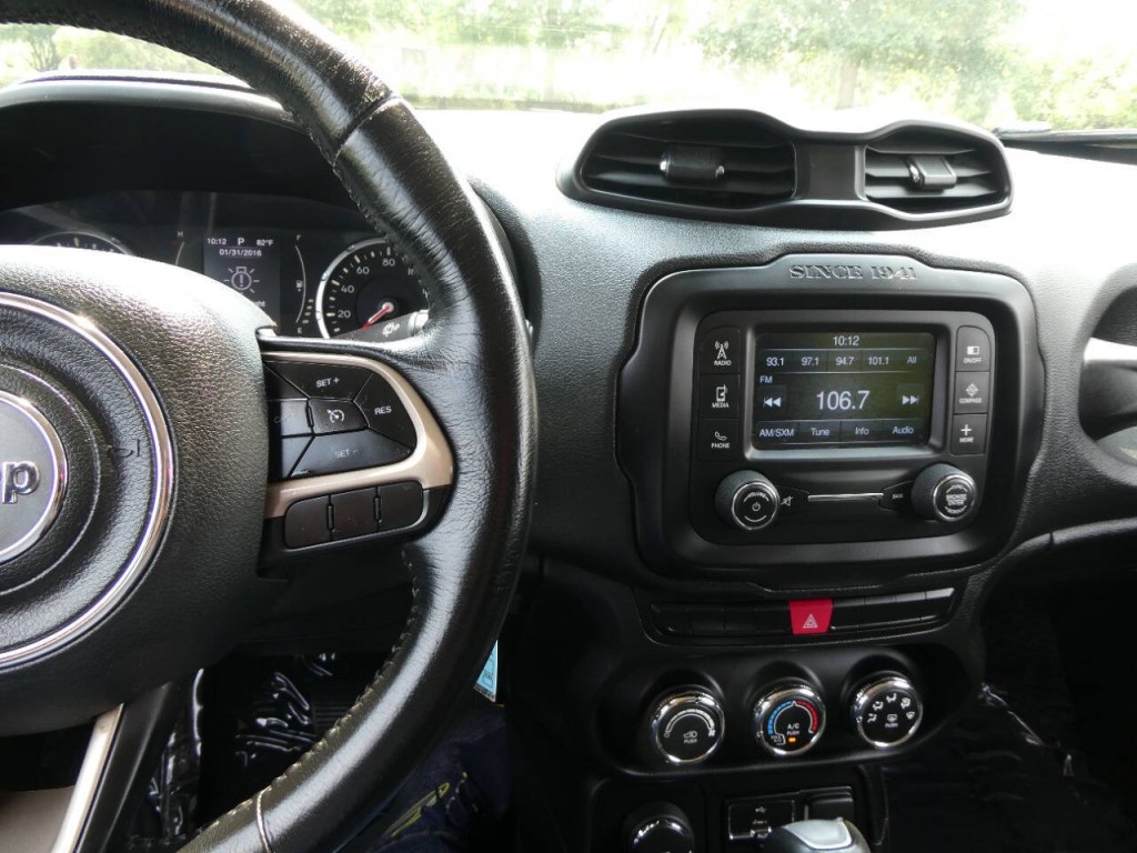 2015 Jeep Renegade Image 16