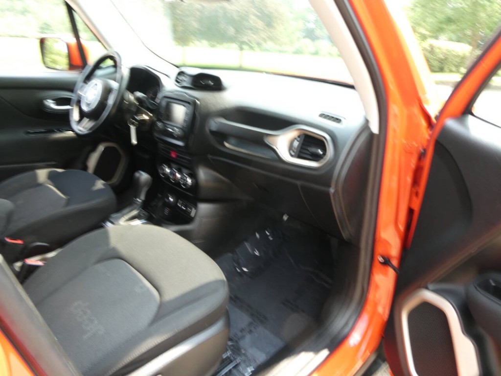 2015 Jeep Renegade Image 18