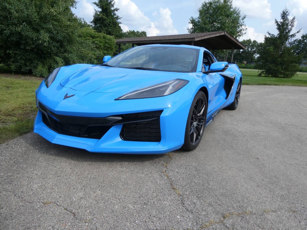 2024 Chevrolet Corvette Image 2