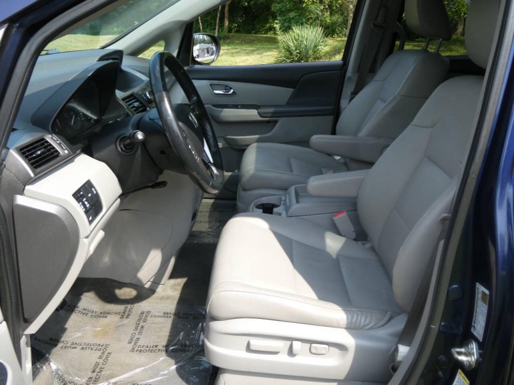 2015 Honda Odyssey Image 9