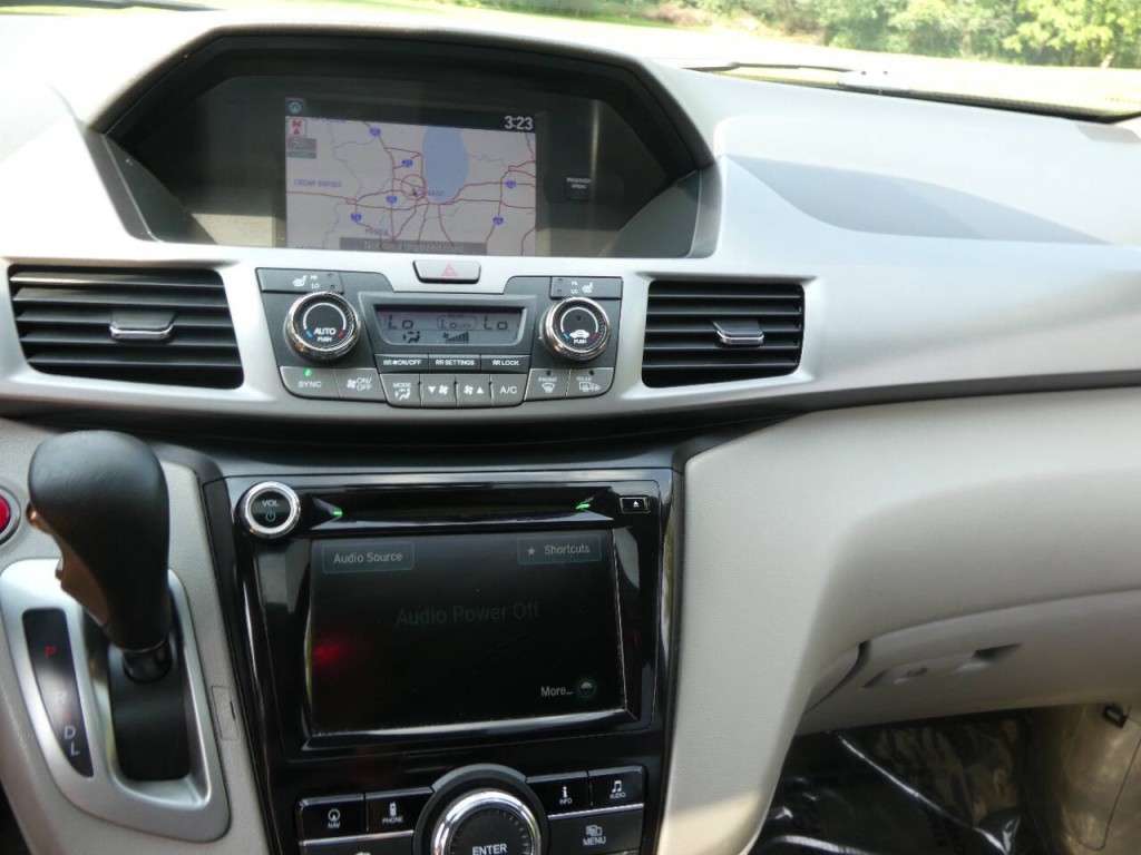2015 Honda Odyssey Image 15