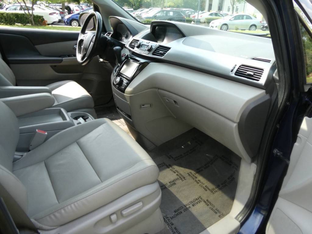 2015 Honda Odyssey Image 21