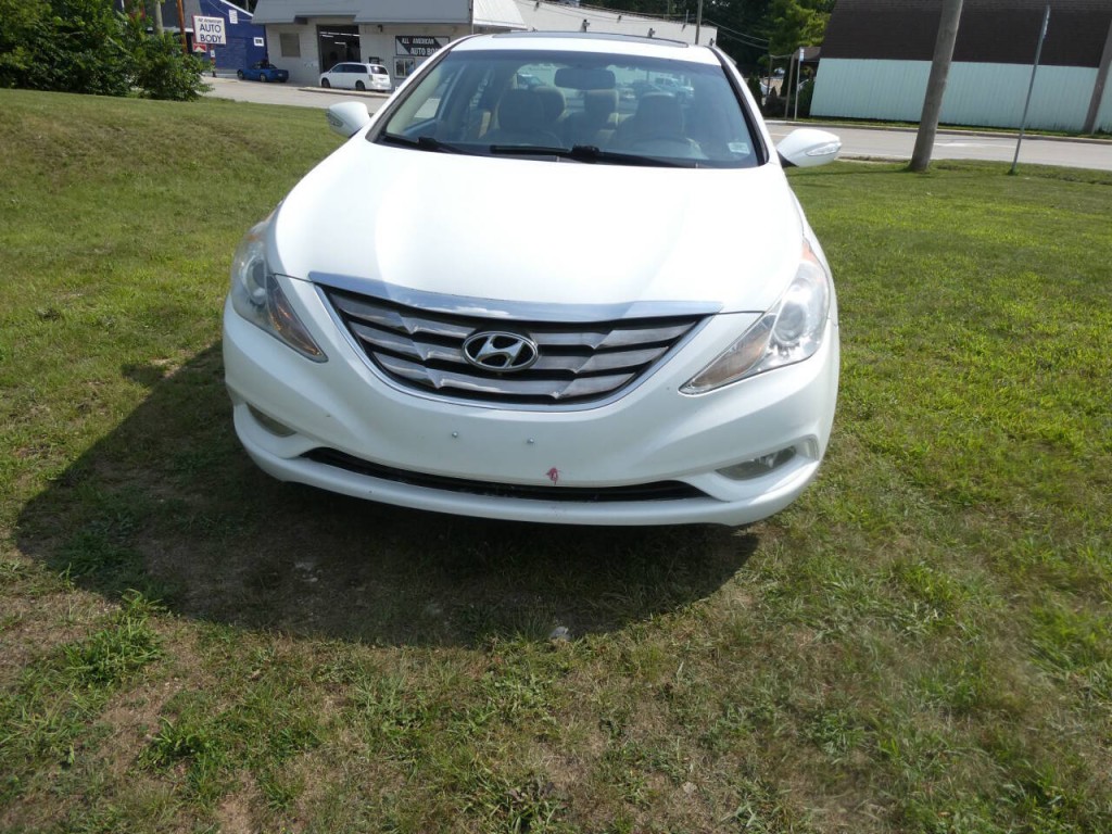 2013 Hyundai Sonata Image 2