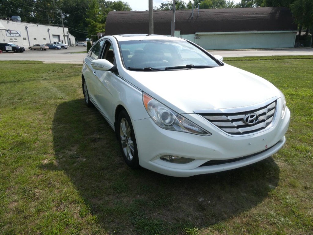 2013 Hyundai Sonata Image 3