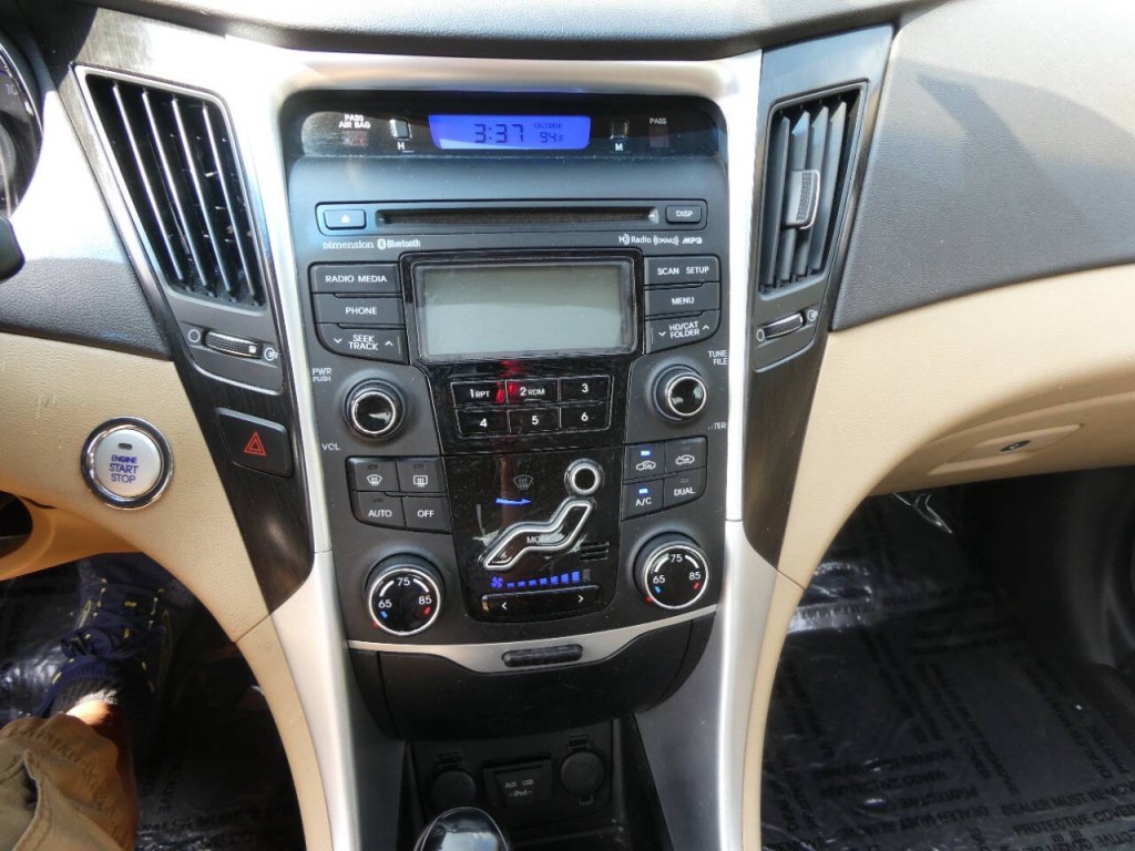 2013 Hyundai Sonata Image 16