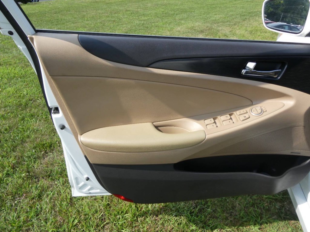 2013 Hyundai Sonata Image 26