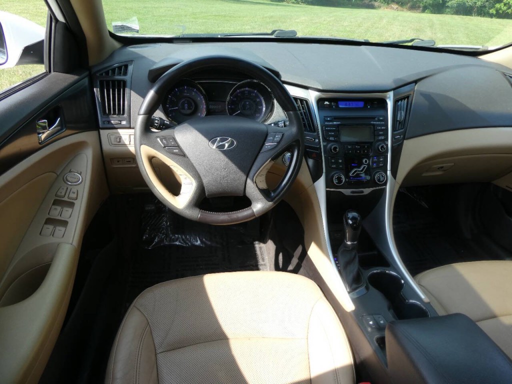 2013 Hyundai Sonata Image 9