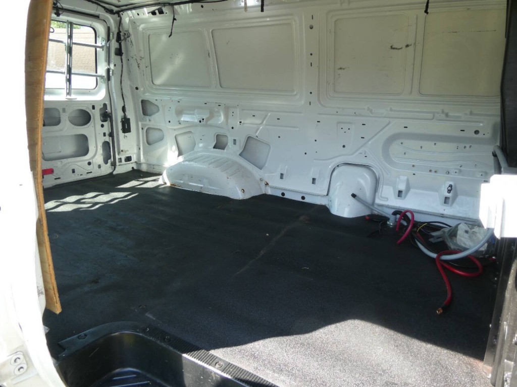 2013 Ford E-Series Image 12