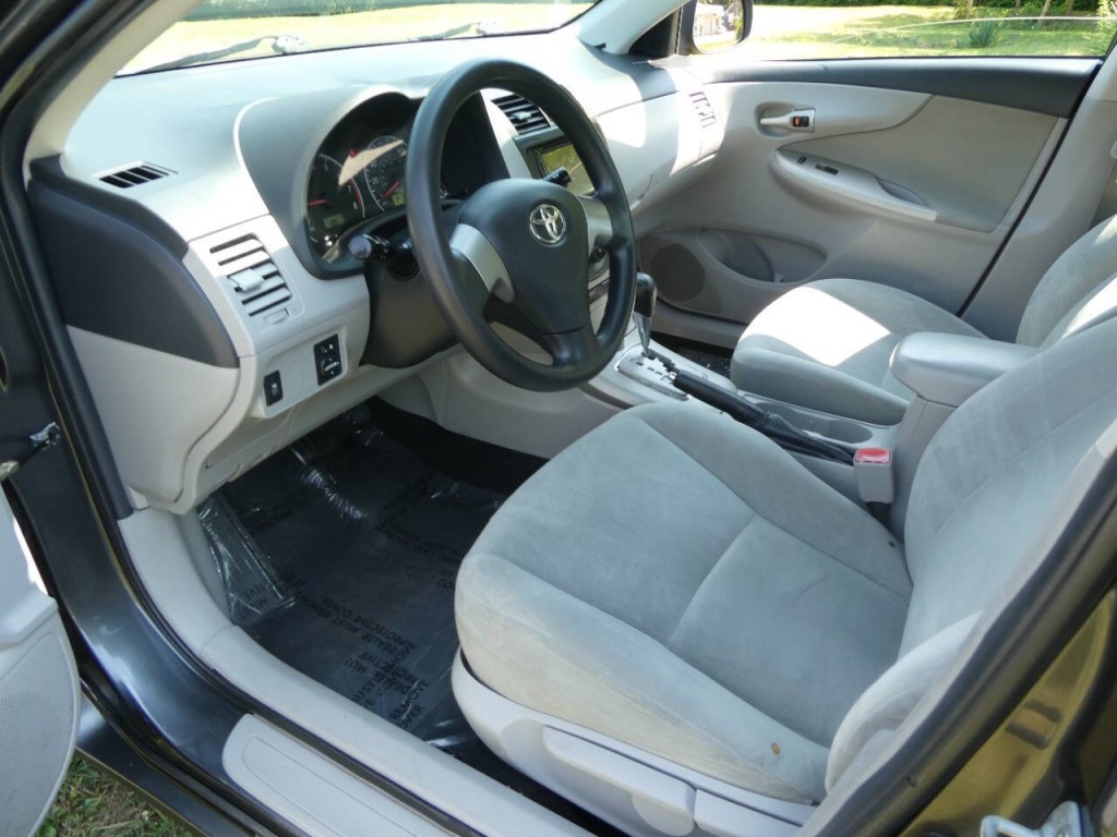2011 Toyota Corolla Image 8