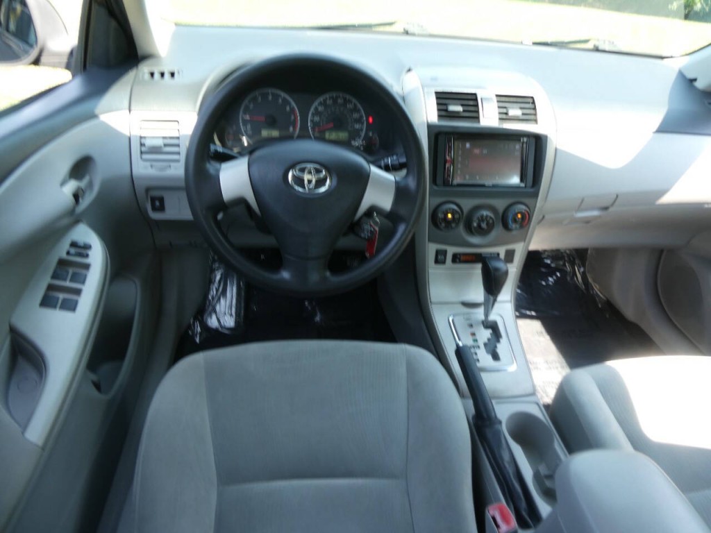 2011 Toyota Corolla Image 9