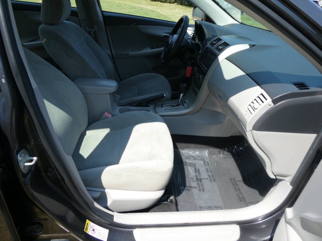 2011 Toyota Corolla Image 13
