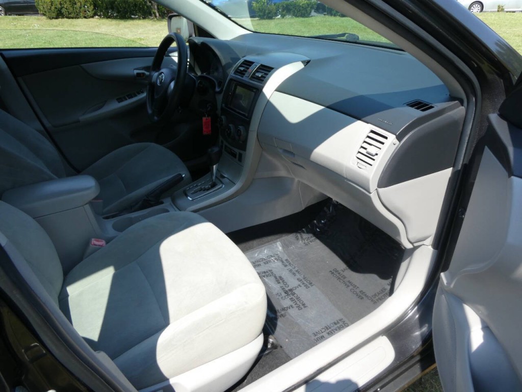 2011 Toyota Corolla Image 14