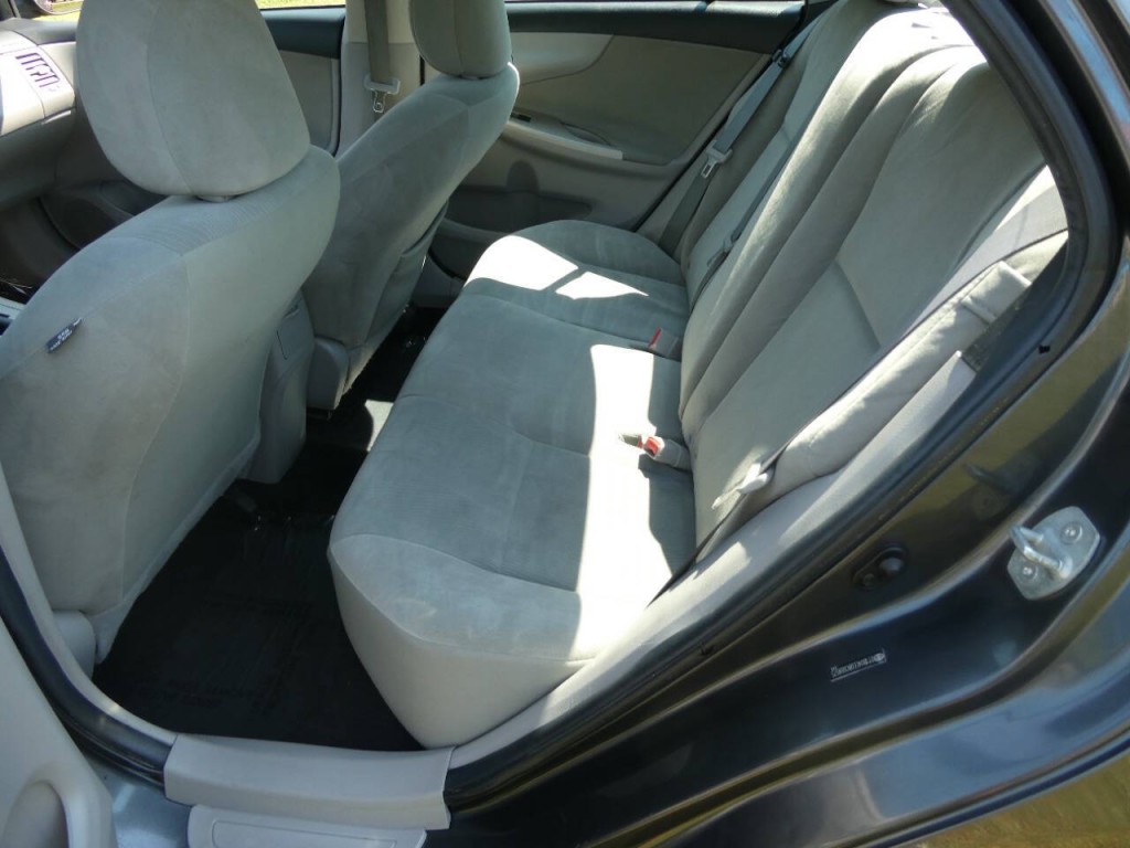 2011 Toyota Corolla Image 16