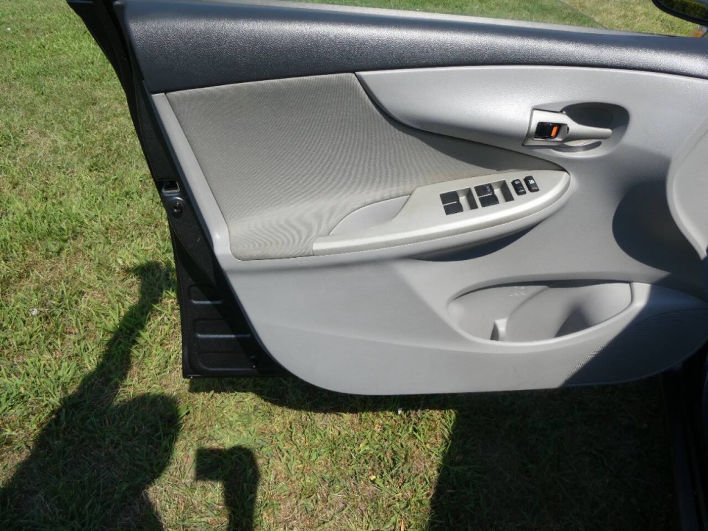 2011 Toyota Corolla Image 18