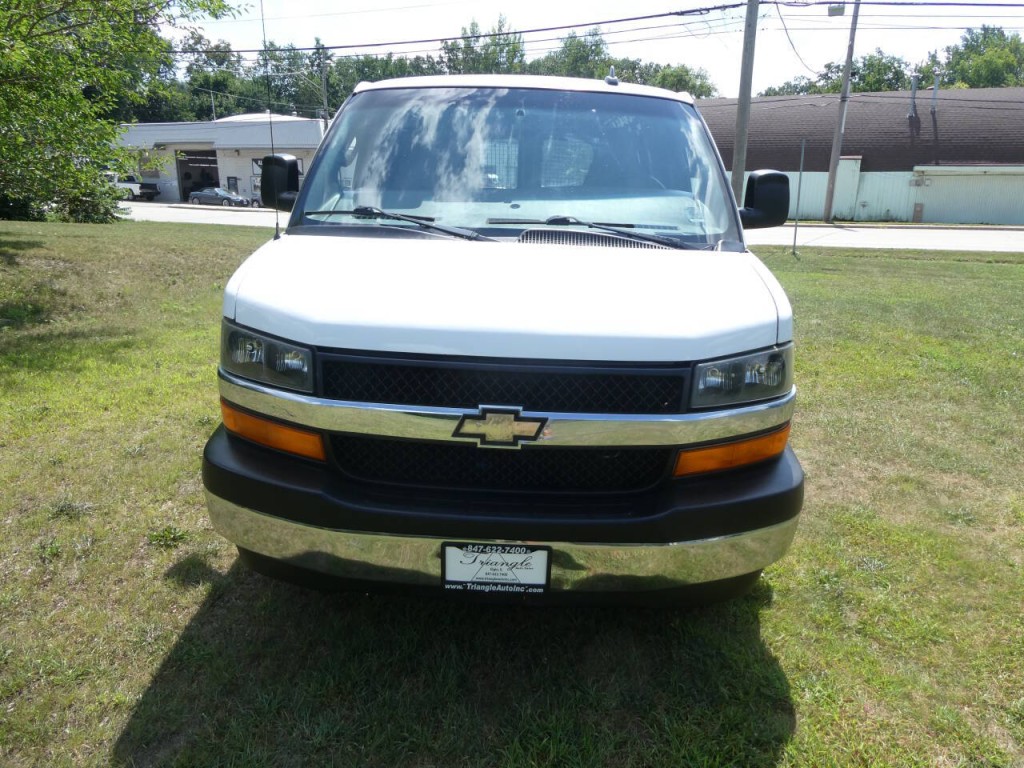2017 Chevrolet Express Image 2