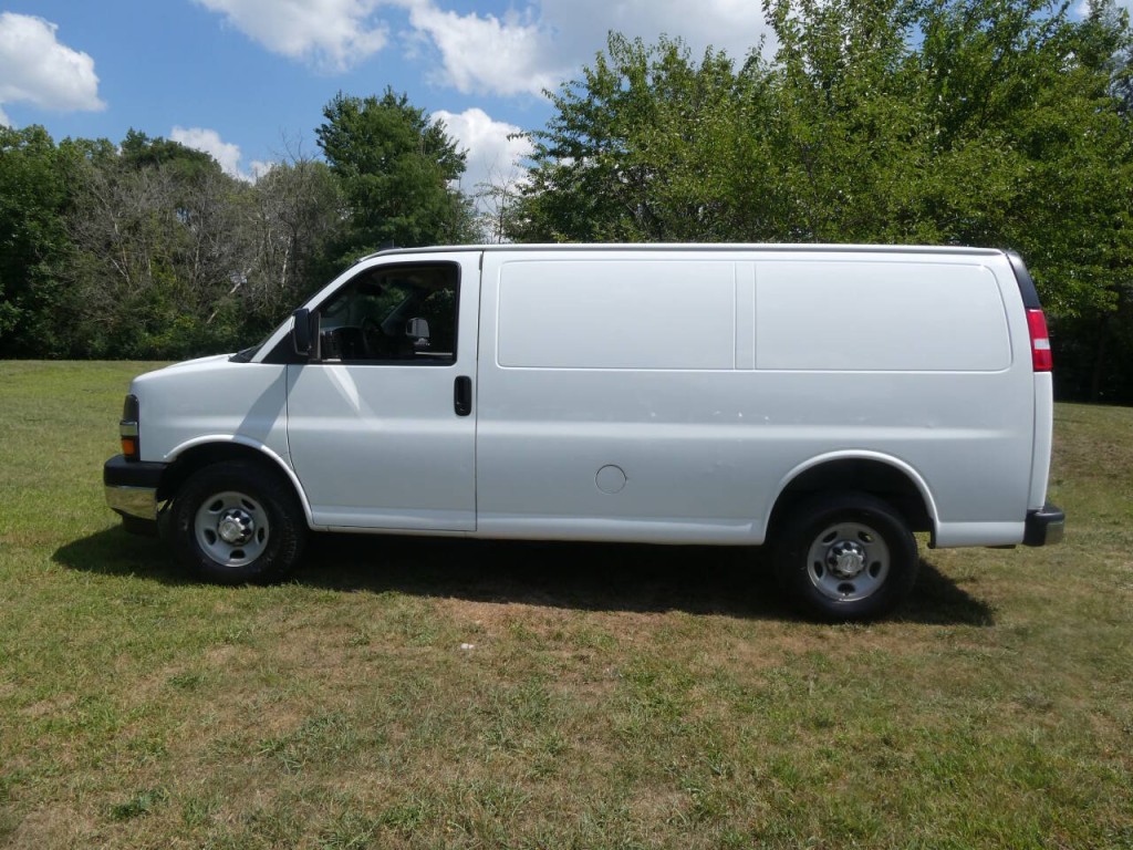 2017 Chevrolet Express Image 4