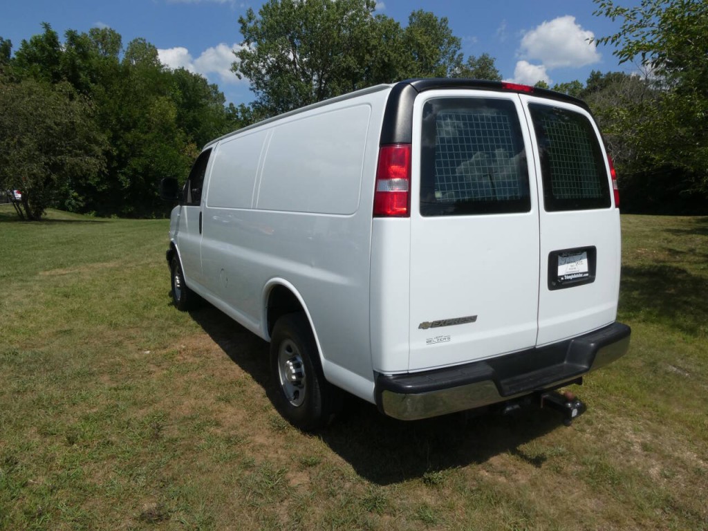 2017 Chevrolet Express Image 6