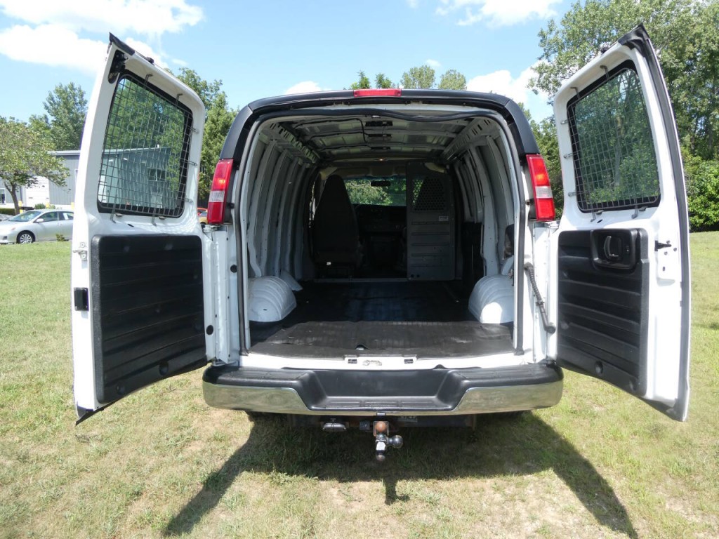 2017 Chevrolet Express Image 10