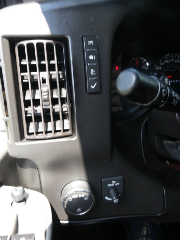 2017 Chevrolet Express Image 22