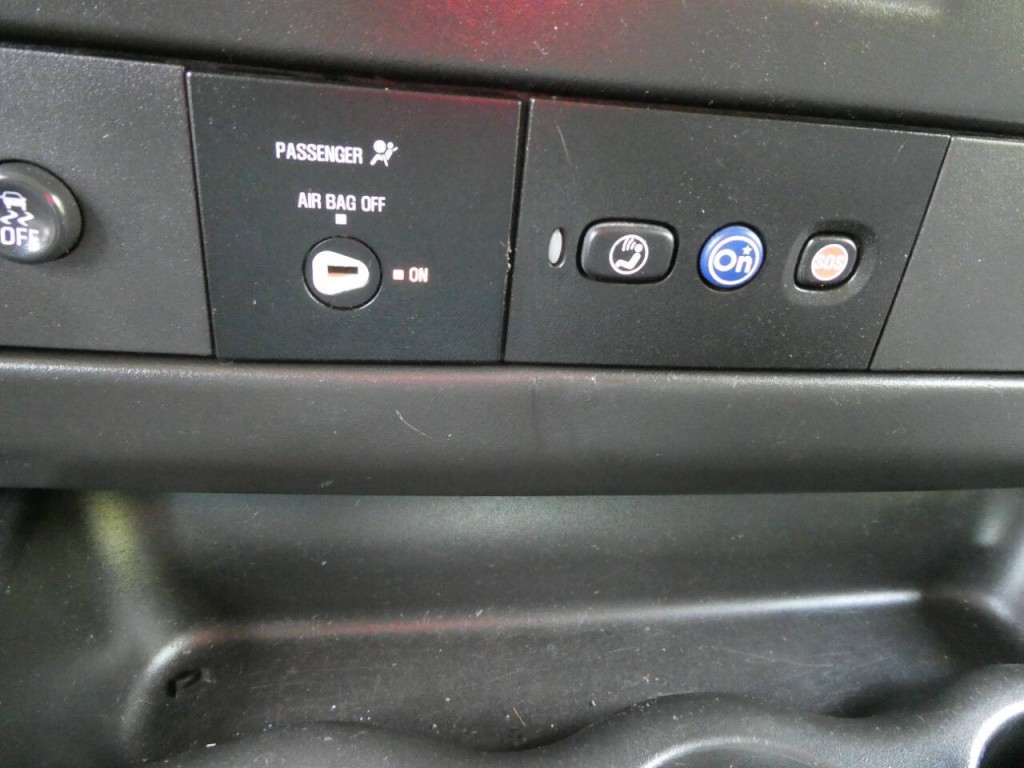 2017 Chevrolet Express Image 24