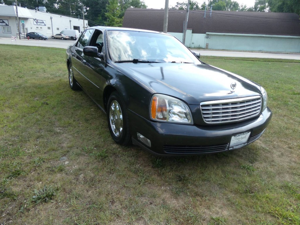 2002 Cadillac DeVille Image 3