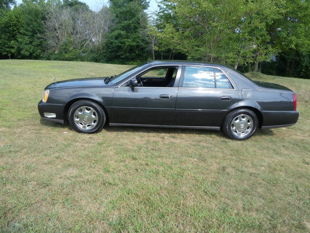 2002 Cadillac DeVille Image 4