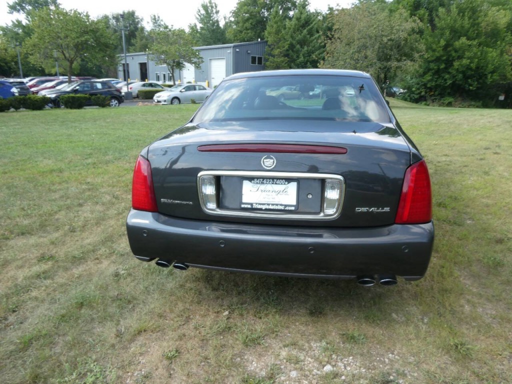 2002 Cadillac DeVille Image 6