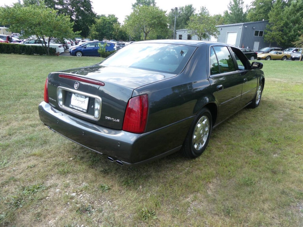 2002 Cadillac DeVille Image 7