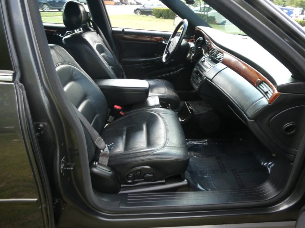 2002 Cadillac DeVille Image 19