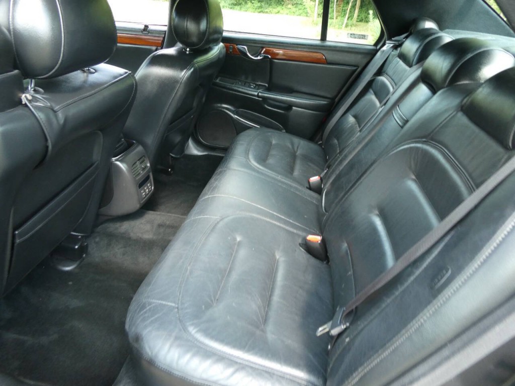 2002 Cadillac DeVille Image 21