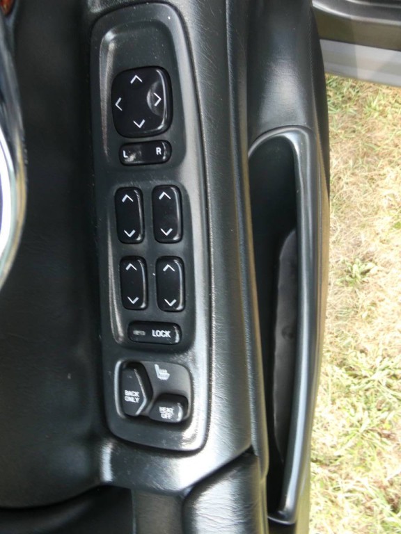2002 Cadillac DeVille Image 22
