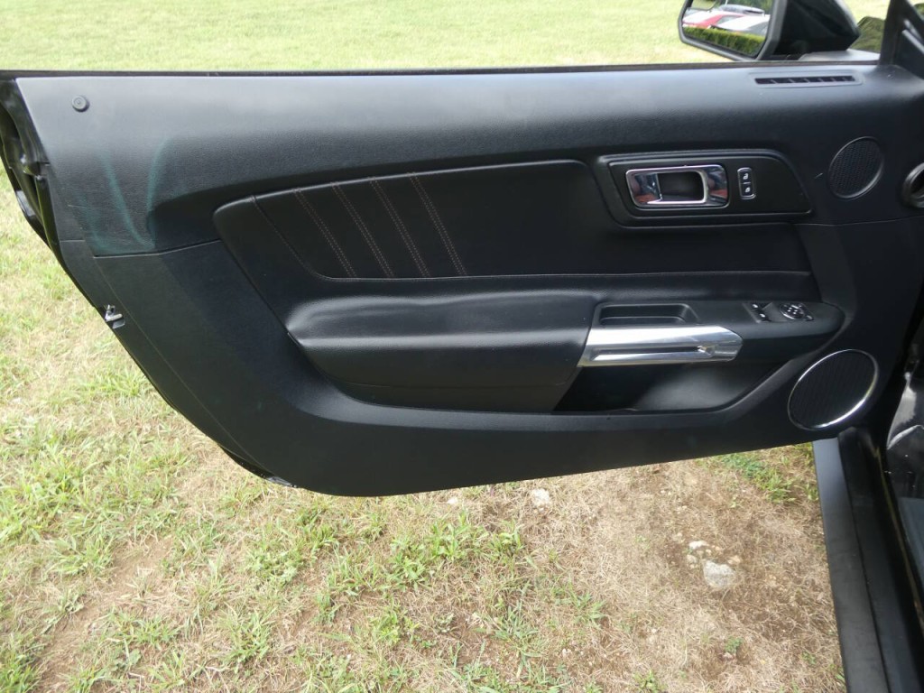2015 Ford Mustang Image 22