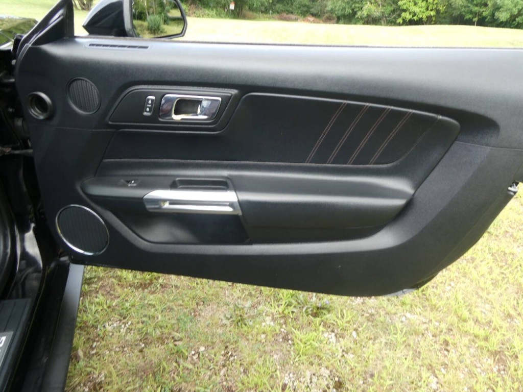 2015 Ford Mustang Image 23
