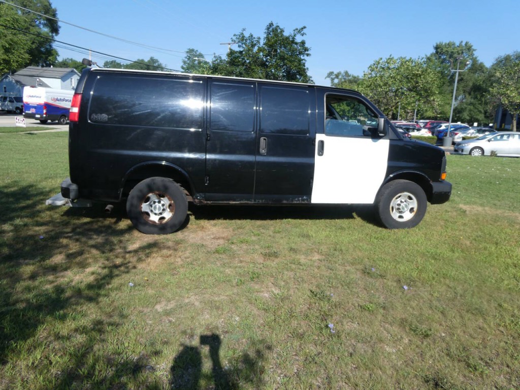 2013 Chevrolet Express Image 4
