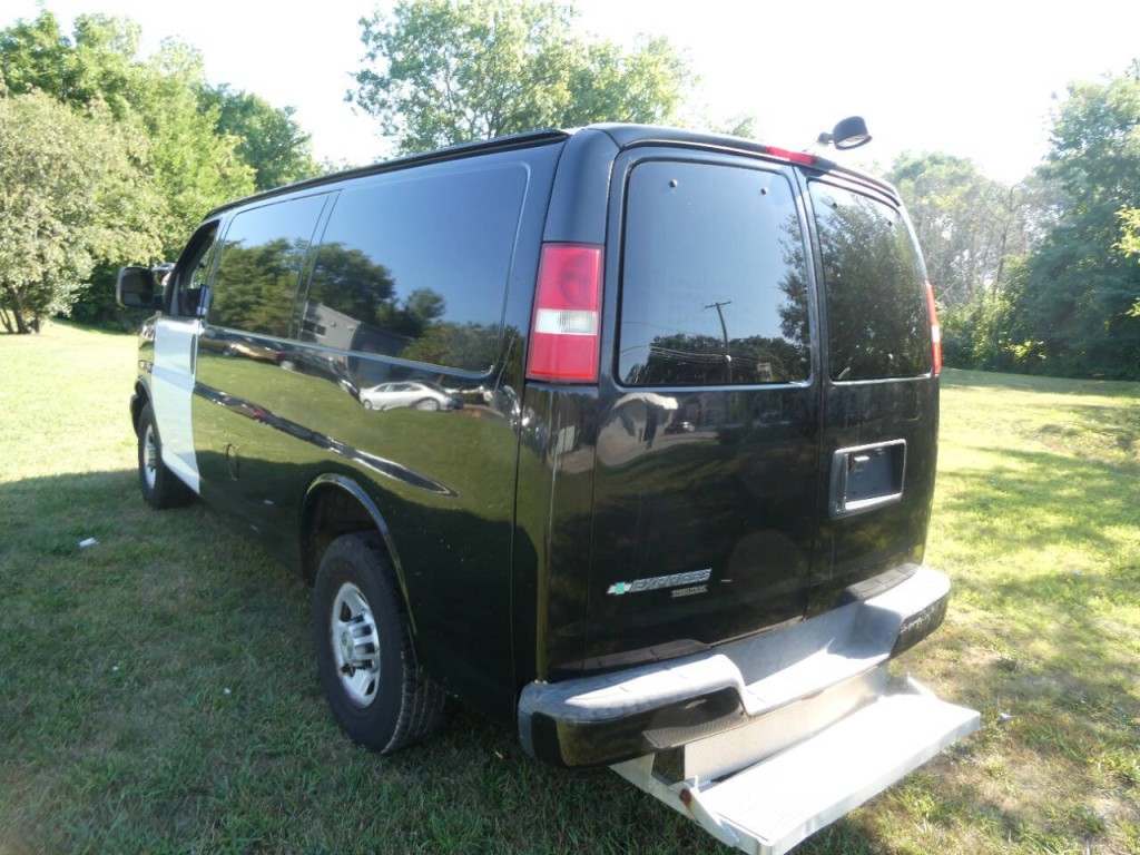 2013 Chevrolet Express Image 7