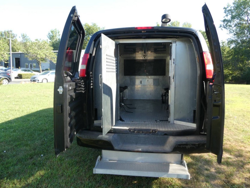 2013 Chevrolet Express Image 8