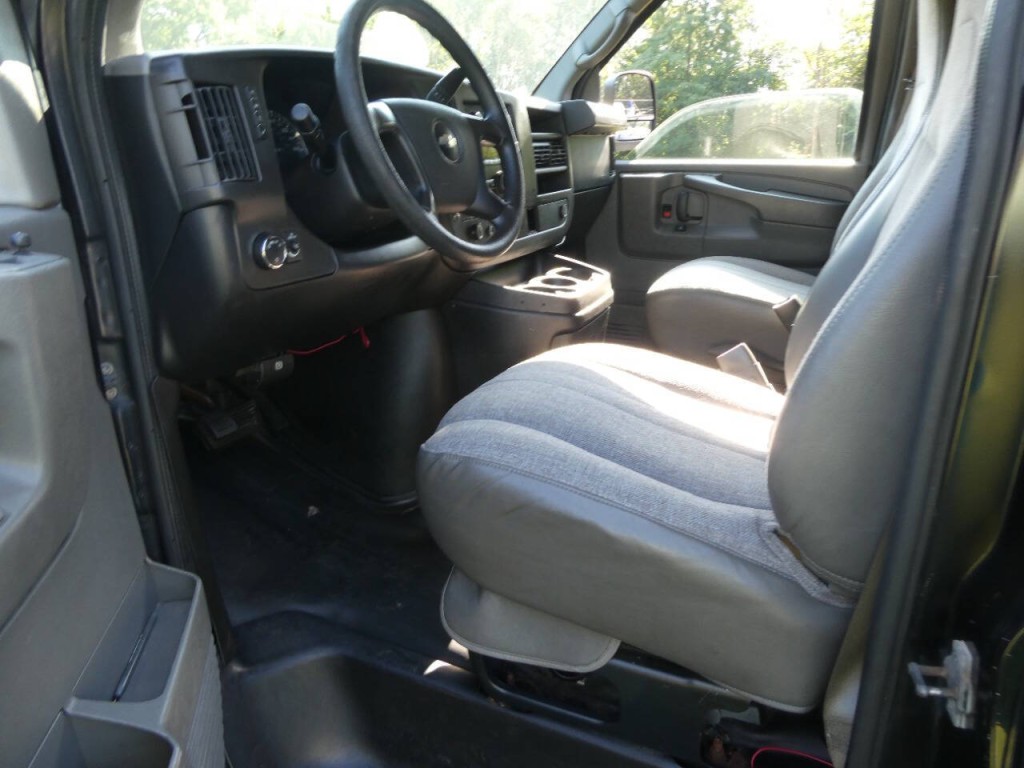 2013 Chevrolet Express Image 10