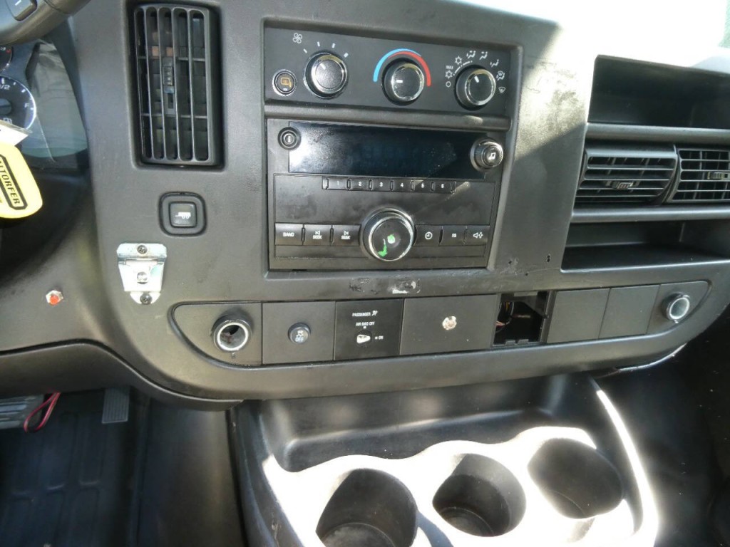2013 Chevrolet Express Image 13