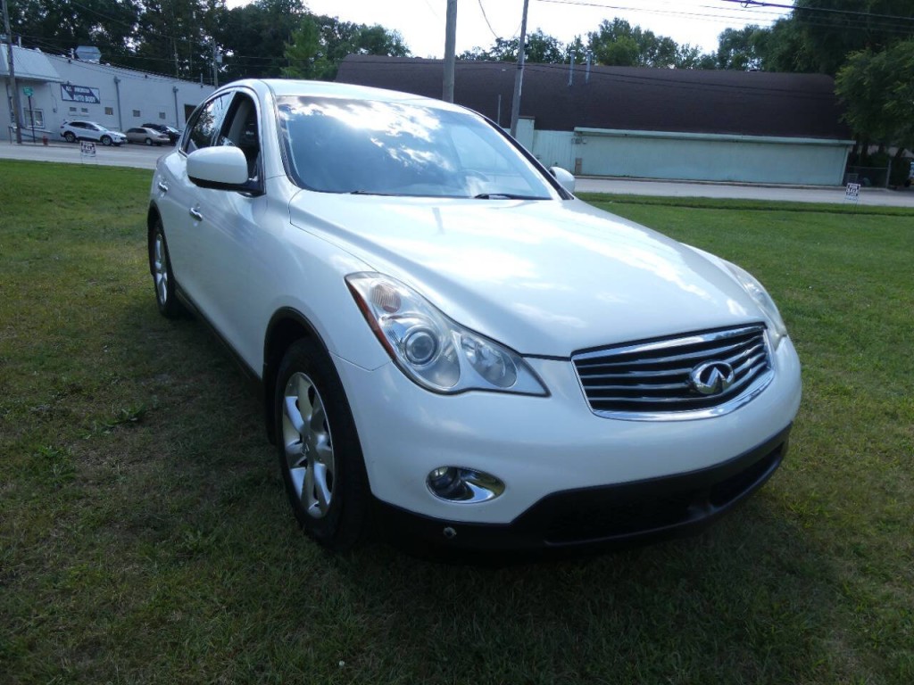 2010 INFINITI EX35 Image 3