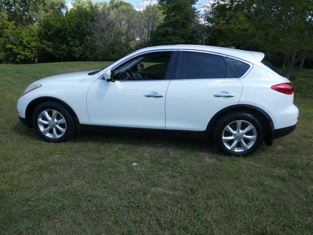 2010 INFINITI EX35 Image 4