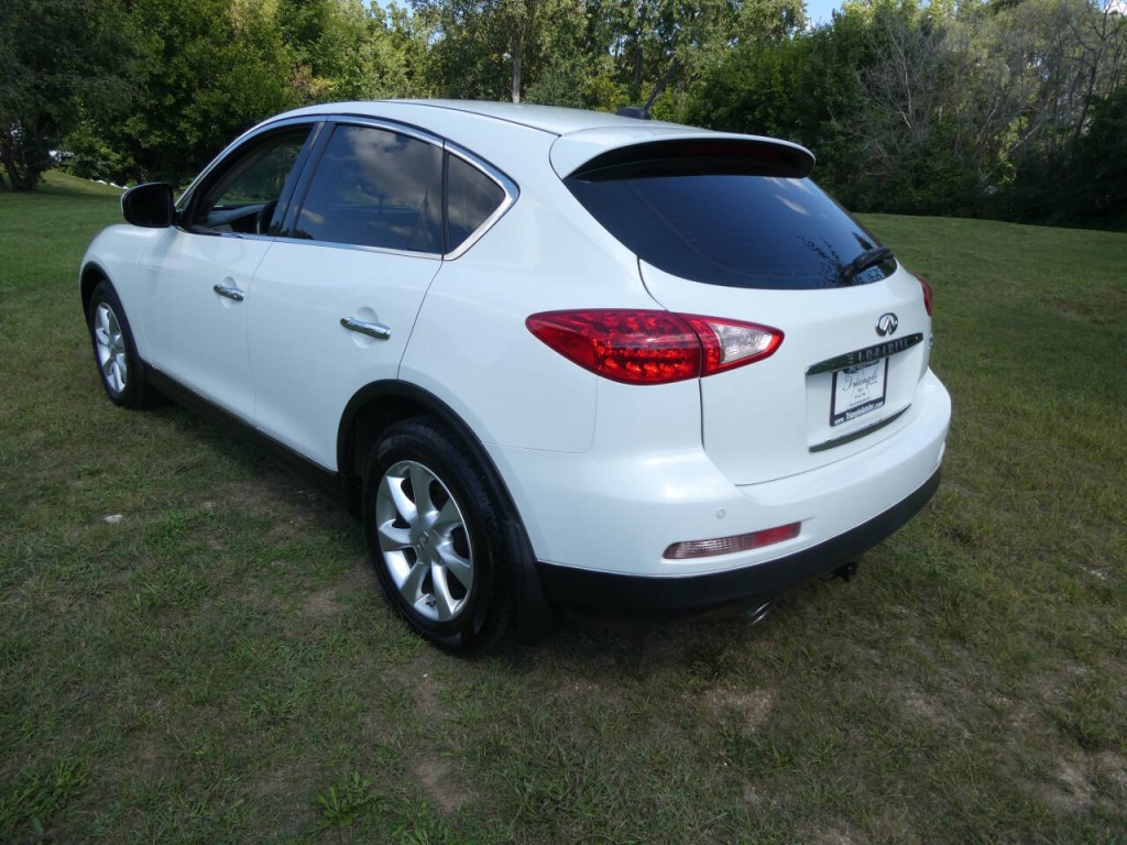 2010 INFINITI EX35 Image 7