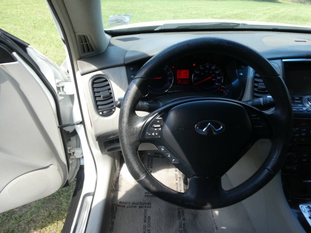 2010 INFINITI EX35 Image 12