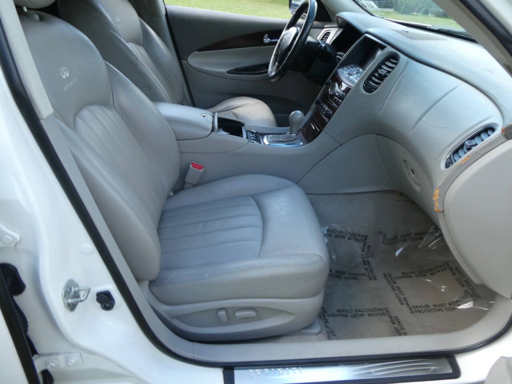 2010 INFINITI EX35 Image 18