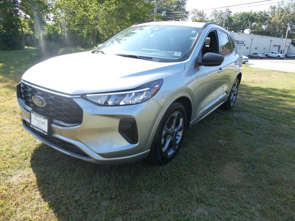 2023 Ford Escape Image 1