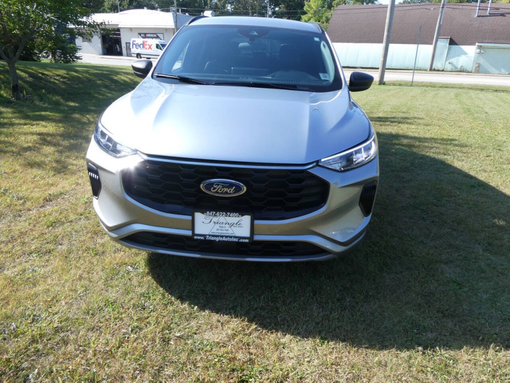 2023 Ford Escape Image 2