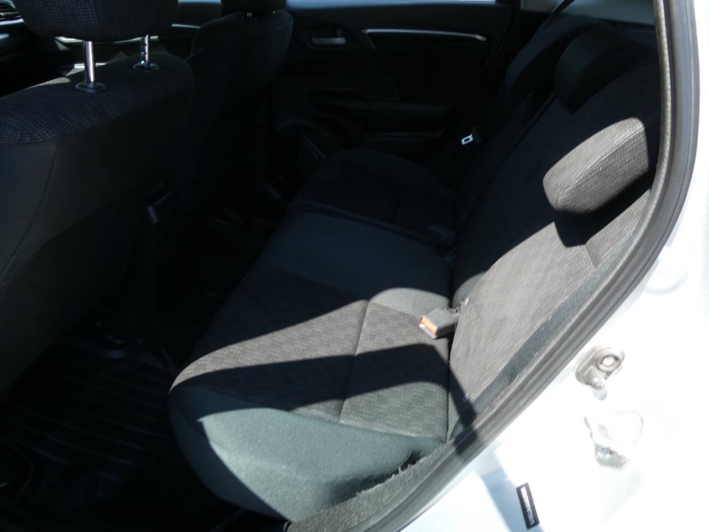 2015 Honda Fit Image 18