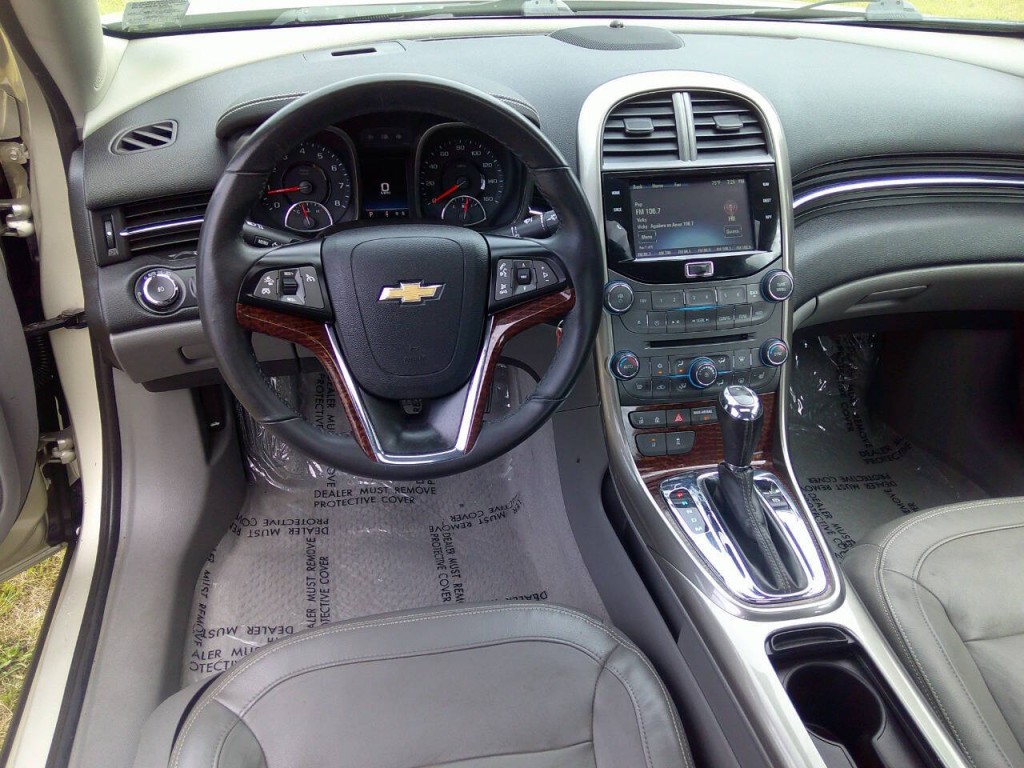 2013 Chevrolet Malibu Image 8