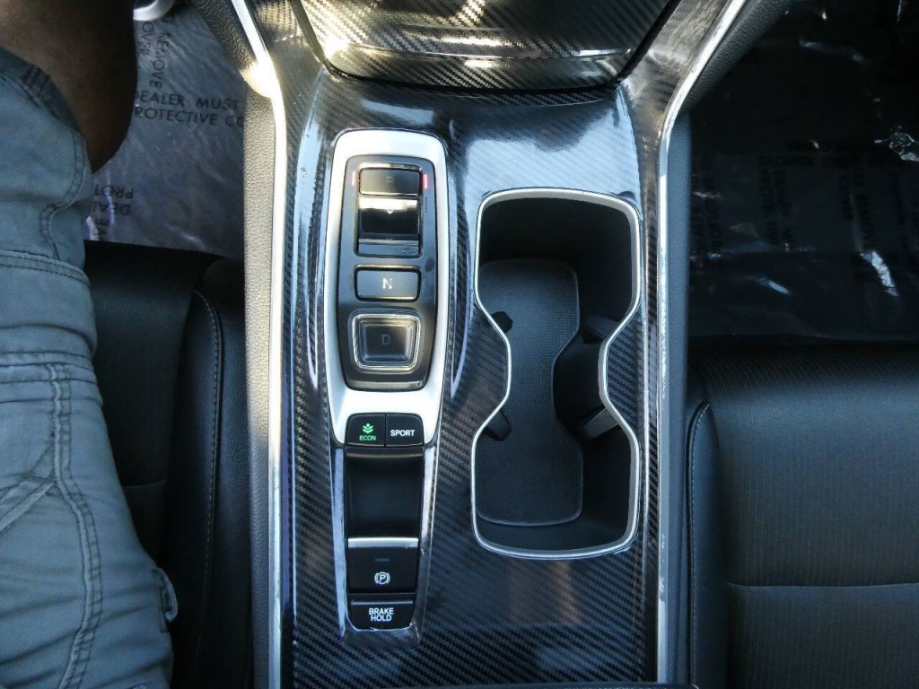 2019 Honda Accord Image 19
