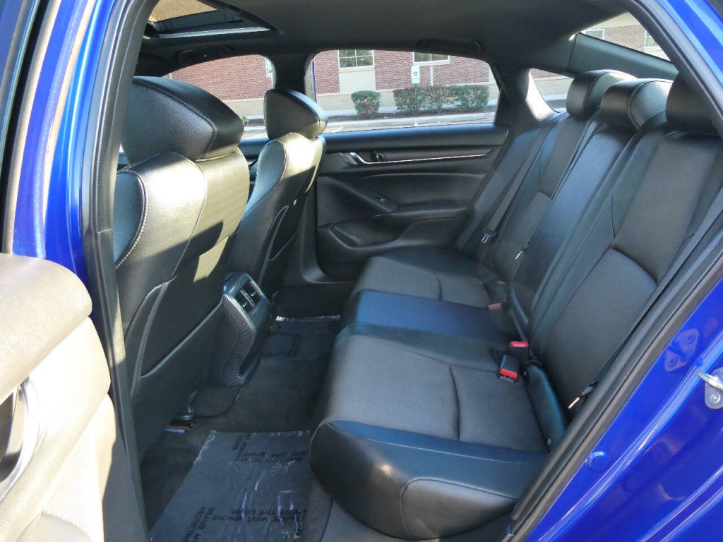 2019 Honda Accord Image 25