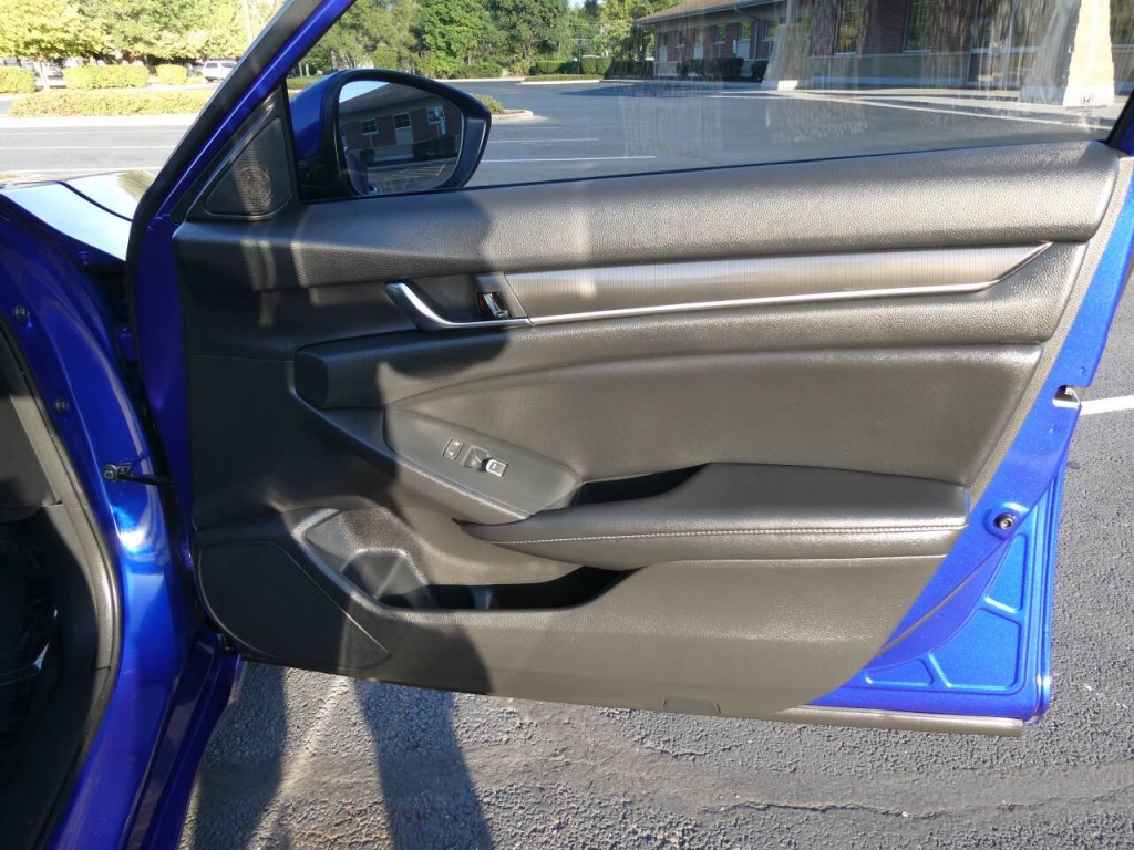 2019 Honda Accord Image 30